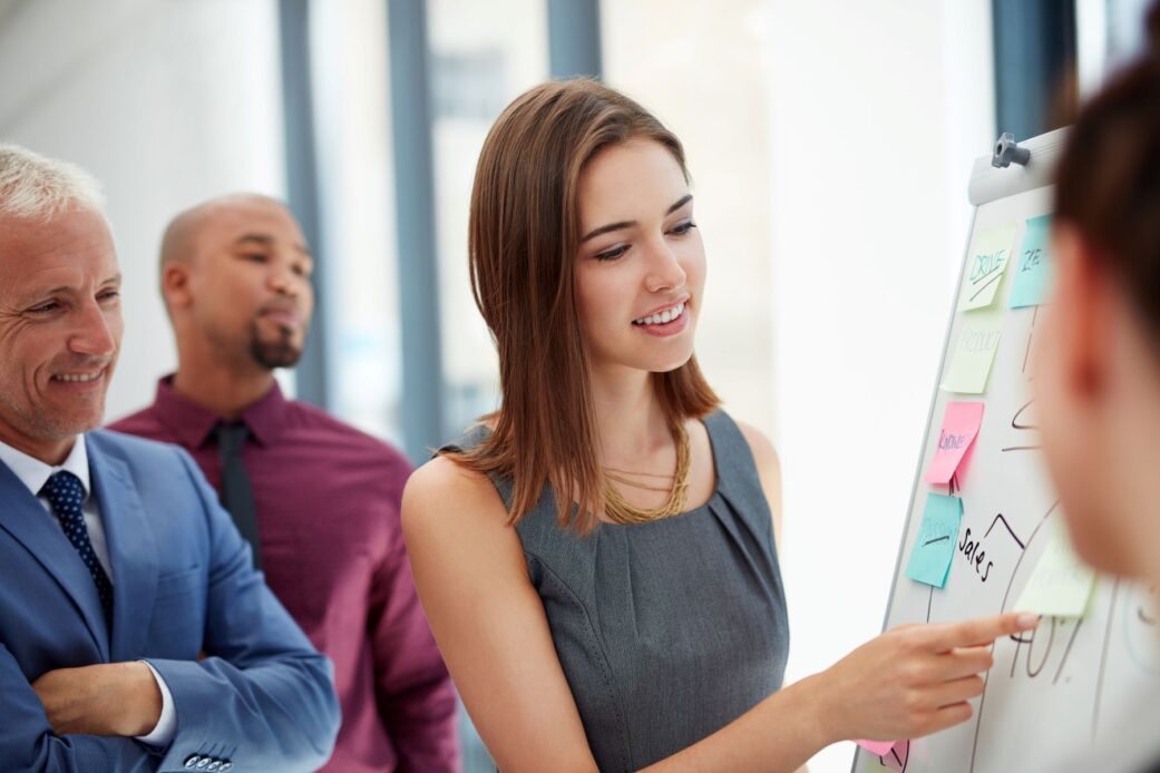 Führungskräftetrainings mit Wirkung und Nutzen für die Praxis – aktuelle Präsenz- und Online-Kurse