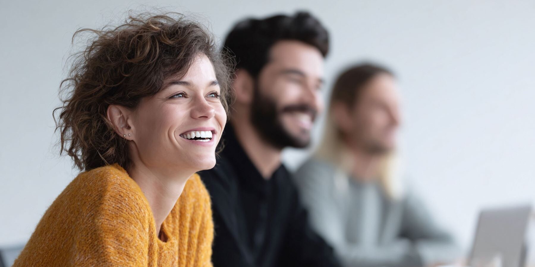 Raus aus dem Homeoffice – Kommunikationstrainings, um die Sinne zu wecken, den Sprachschatz zu aktivieren, das Onboarding des Büroalltags zu meistern